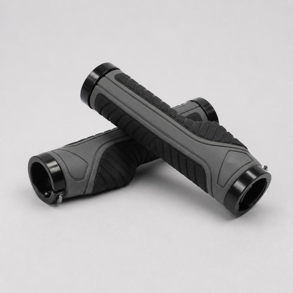 2 Pieces Double Lock-on Handlebar Grips Long-Lasting Mountain Bike Grips