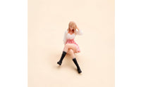 1/64 Scale Figurine 3D Printed Hand-Painted Resin Miniature Figure True-to-Life Pose Model Person for Diorama