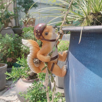 Climbing Squirrel Ornament Rustic Squirrel Tree Figurine Decor for Gardeners