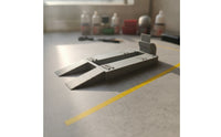 Industrial-Style Car Lift Diorama Model Low-Profile Car Lift Model Functional Display Ramp Realistic for Hobbyists