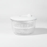 Round Salad Dryer with Clear Bowl Manual Salad Dryer with Colander Multifunctional Lettuce Dryer with Drainage Basket Versatile for Home Cooks, Meal Prep, Countertop