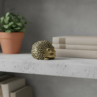 Creative Design Brass Hedgehog Statue Hand-Polished Vintage Hedgehog Statue Lifelike Details Brass Creature Sculpture Exquisite for Collectors, Desktop, Office Desk, Bookshelf, Mantlepiece