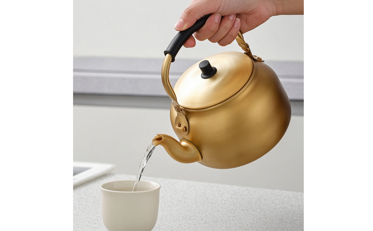 Traditional Tea Kettle with Lid Fast-Boiling Stovetop Kettle Lightweight Kitchenware Heat-Resistant for Kitchen