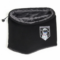 Windproof neck gaiter for skiing
