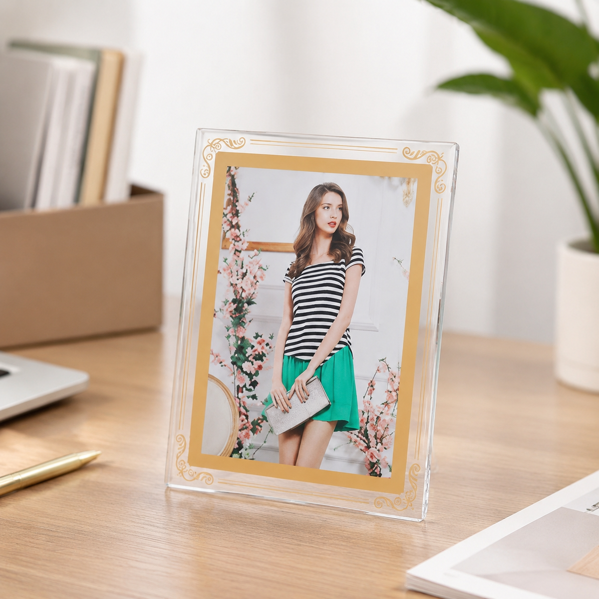 Glass Picture Frame 6x4, Photo Frame, Clear Freestanding Display, Gold Trim, Silver Trim, Rectangle