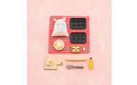 Molded Details Miniature Dollhouse Kitchen Accessory Set Printed Decoration 1/12 Scale Dollhouse Baking Set Cloth Toy-Like Miniature Props Checkered