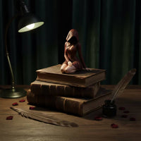Hooded Lady Figurine Sculpted Hooded Lady Statue Eerie for Bookshelf, Desk