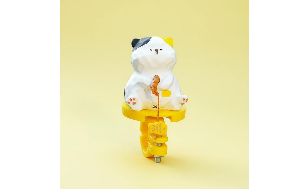 Creative Cartoon Handlebar Figure Wind-Rotating Action Scooter Bobblehead Doll for Women