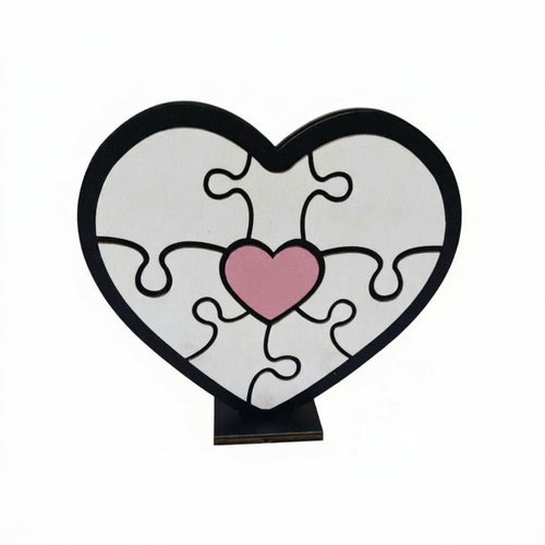 Personalized Gift Heart-Shaped Interlocking Sign Meaningful Keepsake Heart Interlocking Sign Easy to Display Engraved Name Plaque for Mothers, Grandmothers, Mother's Day, Thanksgiving