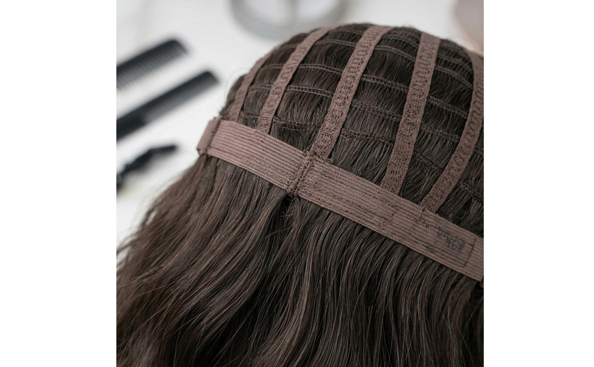 Layered Shoulder Length Curly Hairpiece Voluminous Synthetic Wavy Hairpiece Breathable Mesh Beauty Accessory Natural-Looking