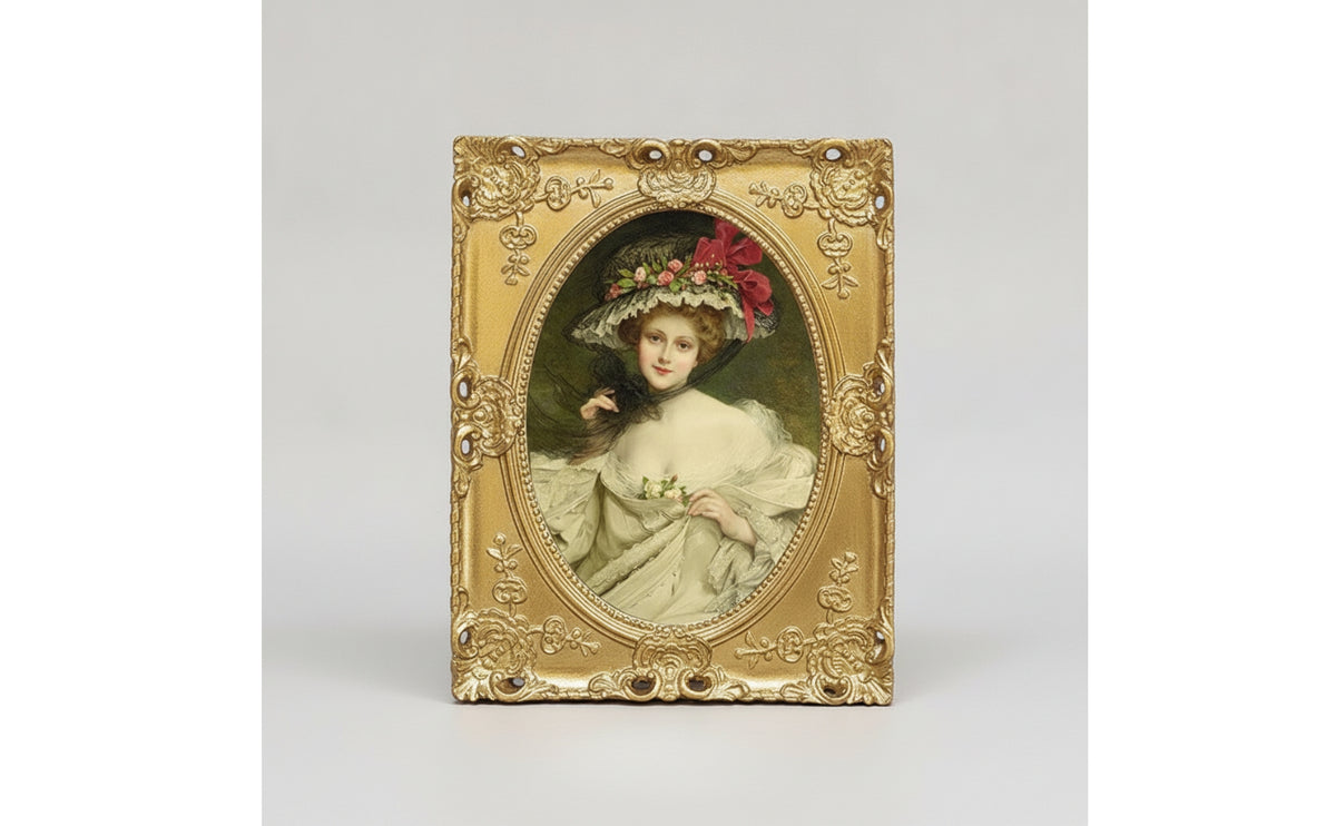 Antique-Style Resin Photo Frame Carved Ornate Frame with Floral Details Traditional Embossed for Decorators, Gallery Wall, Studio