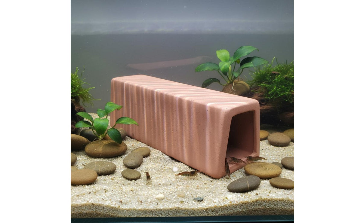 Reduces Pet Stress Ceramic Aquatic Pet Breeding Cave Natural Habitat Look Clay Spawning Hideout Fade-Resistant Earthenware Aquatic Pet Hideaway Handmade for Cichlid Keepers, Aquascape
