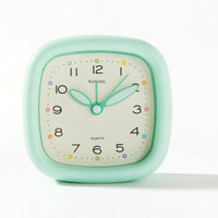 Easy to Read Analog Alarm Clock Compact Quartz Alarm Clock Battery-Operated Small for Students, Bedroom, Nightstand