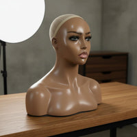 Hairpiece Display PVC Material Mannequin Head with Shoulders Makeup Applied Realistic Mannequin Head for Shop Window