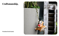 Cute Creature Design Climbing Squirrel Figurine Weather Resistant Hanging Squirrel Statue Weatherproof for Gardeners, Patio, Balcony, Fence