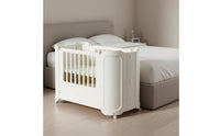 Multi-Functional Portable Baby Crib Foldable Design Bedside Co-Sleeper Crib Adjustable Height Multifunctional Infant Bed Silent Wheels for Newborns, Infants, Bedroom