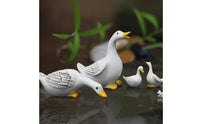 4 Pieces Realistic Design Miniature Duck Family Set Lifelike Details Small Duck Ornaments Handmade Craft for Aquatic Aquarium, Potted Plants