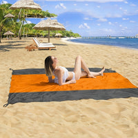 Picnic Blanket and Waterproof Mat for Beach Camping, Large 210*200cm Polyester Camping Mat with Stakes, Sandproof Beach Blanket, Family Picnic