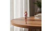 1/64 Miniature Figurine Realistic Miniature People Figurines Tiny Resin Figurine for Hobbyists, Model Enthusiasts, Dioramas, Desktop Display