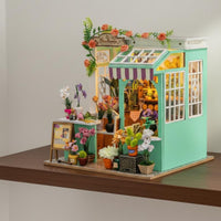 DIY Flower Shop Model Kit Detailed Interior Wooden Miniature Dollhouse Kit Intricate Details DIY Miniature Flower Shop for Hobbyists, Home Decor