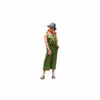 1:64 Scale Woman Figurine Workmanship Capped Girl Miniature Versatile Scene Decoration Resin Diorama Person for Hobbyists, Collectors