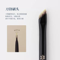 Professional Angled Eyeliner and Brow Brush - H627