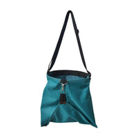Outdoor Fruit Picking Apron Bag with Quick Release Storage, Waterproof Oxford Cloth