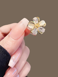 Elegant Rhinestone Cat Eye Flower Brooch Pin for Women, Anti-Exposure Cardigan Collar Decoration