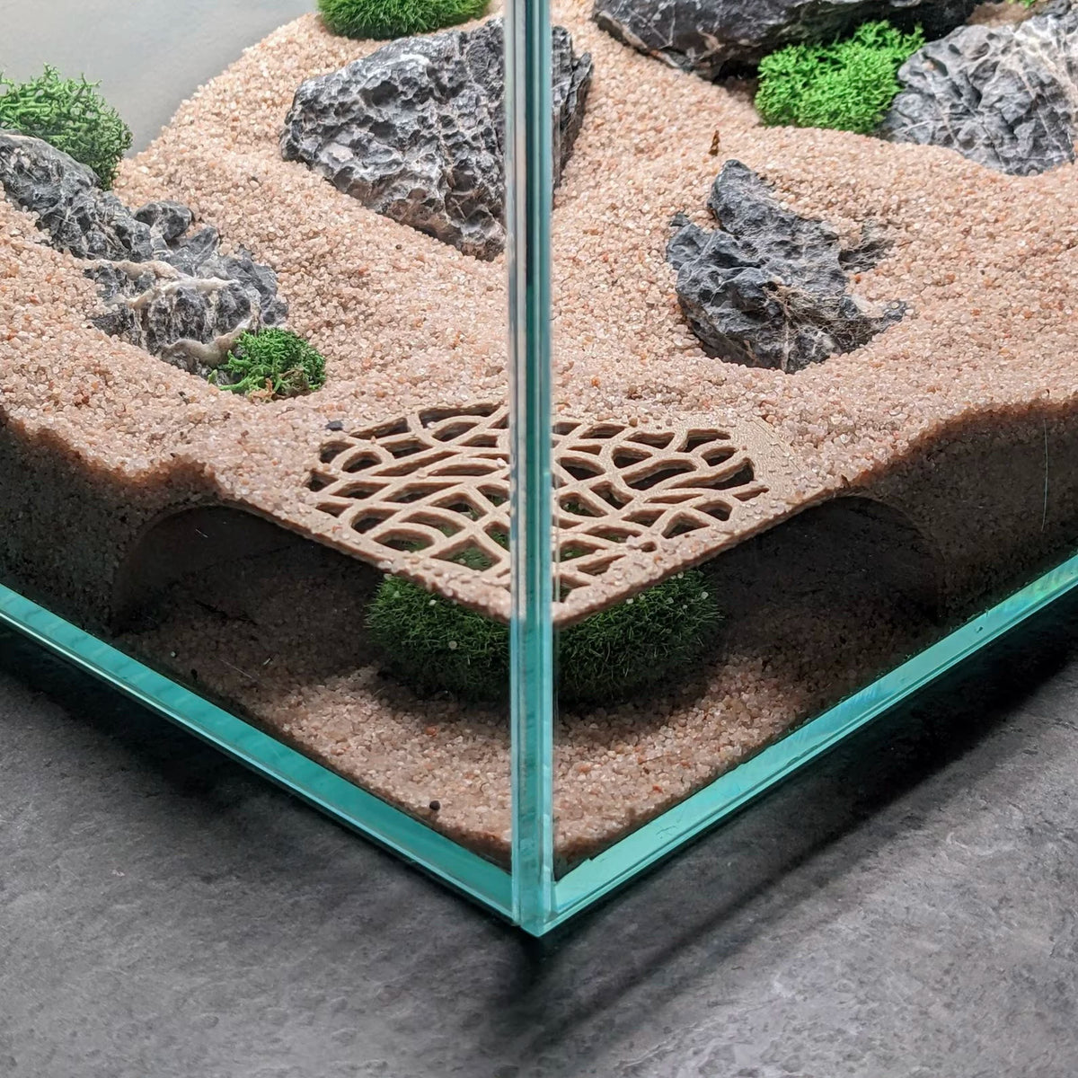 Aquarium Fish Tank Landscaping Decoration, Viewing Cave for Fish and Shrimp Shelter, Breeding Tank Ornament