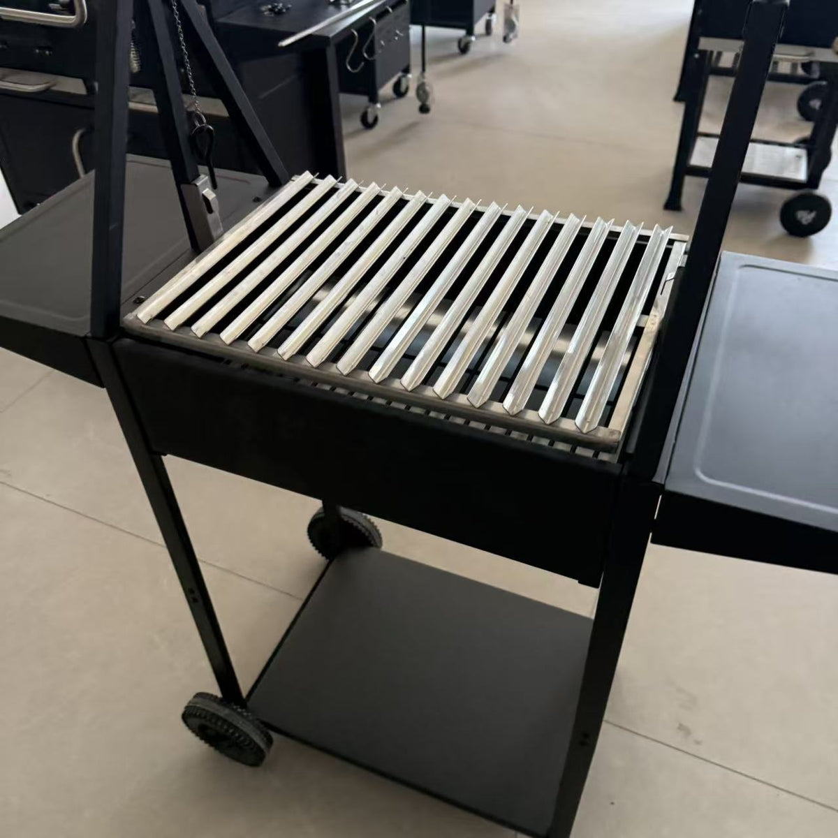 Household Automatic Rotating Skewer BBQ Grill Outdoor Courtyard Charcoal Smoker Grill Wholesale