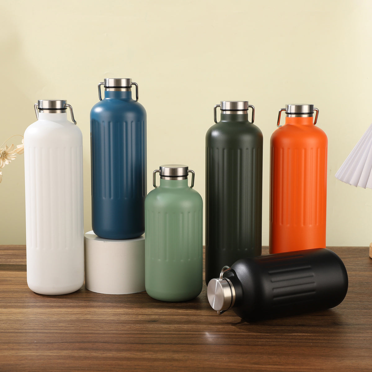 304 Stainless Steel Insulated Water Bottle with Handle for Outdoor Sports and Travel