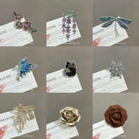Sparkling Dragonfly Cat Brooch for Suits and Outfits, Fashionable Lightweight Luxury Pin