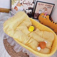 All-Season Pet Bed for Cats and Small Dogs, Washable and Lightweight