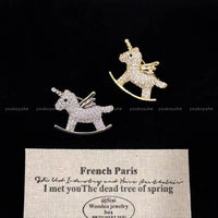 French Light Luxury Horse Brooch for Women, Elegant Coat Sweater Pin with Unique Design