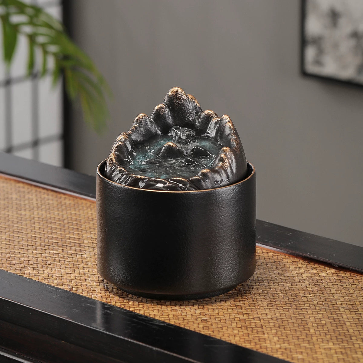 Mini USB Desktop Water Fountain Ornament with Silent Circulating Water Feature