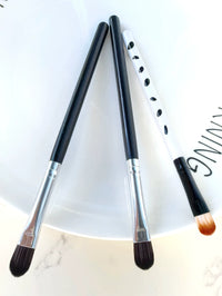 Wooden Handle Eyeshadow and Eyebrow Brush