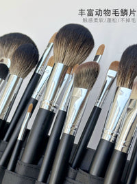 VOCE 32-Piece Professional Makeup Brush Set with Animal Hair Bristles for Beginners and Makeup Artists