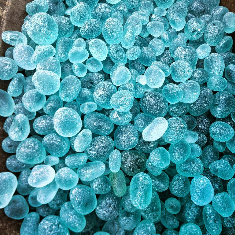 Frosted Glass Pebbles for Fish Tanks and Landscaping