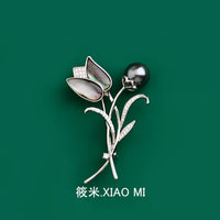 Elegant Tulip Pearl Crystal Brooch for Women, Floral Shawl Pin for Coats and Suits