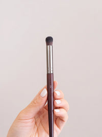 Premium Wood Handle Fiber Makeup Brush for Highlight, Contour, and Nose Shadow