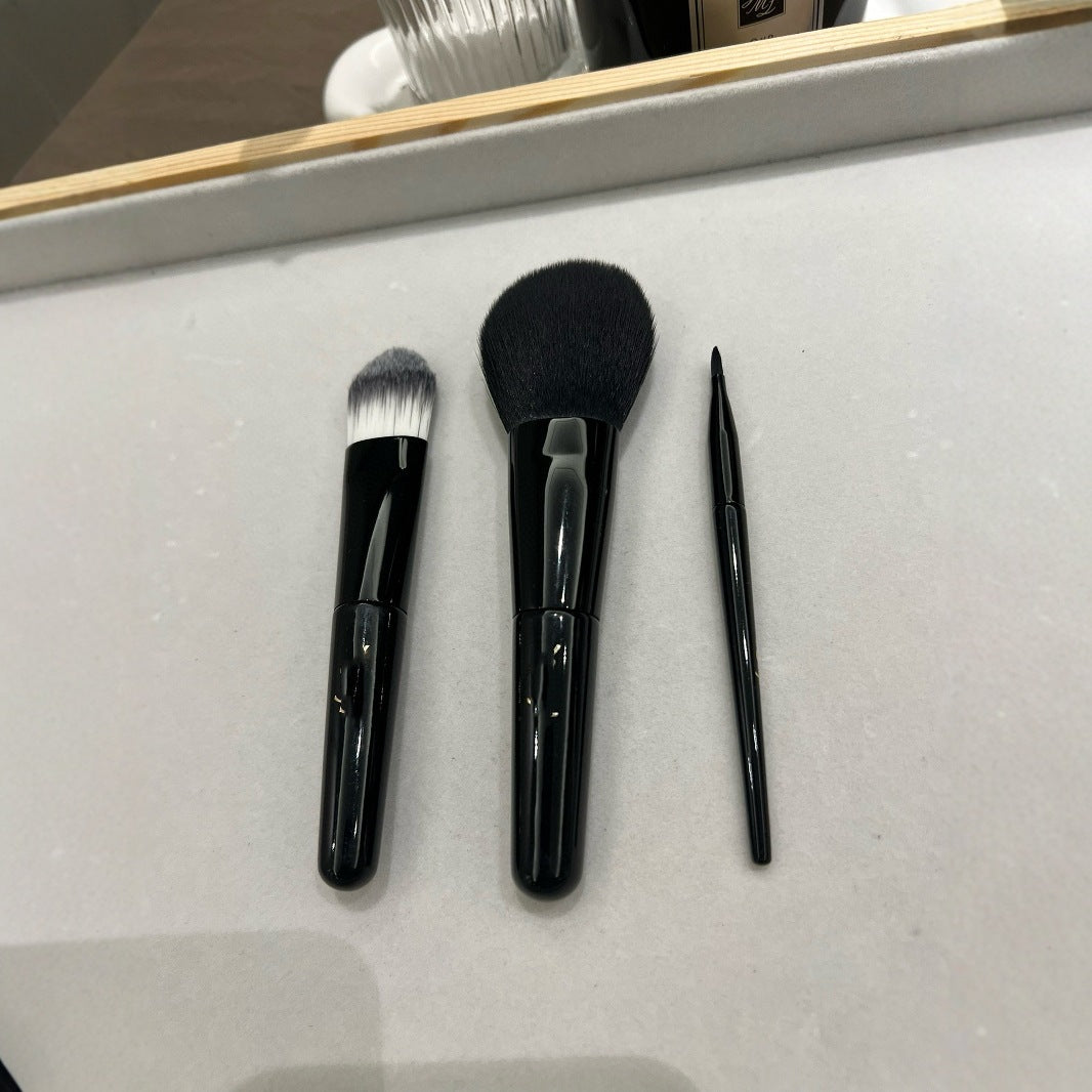 YS Saint 3-Piece Portable Makeup Brush Set with Leather Pouch for Blush, Foundation, and Lip