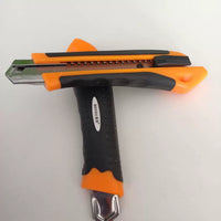 Heavy-Duty Extended Utility Knife for Car Windshield Removal with Stainless Steel Blade