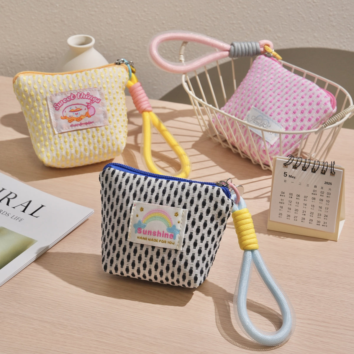 Mini Mesh Wristlet Pouch - Cute Contrast Color Multifunctional Storage Bag for Cosmetics & Small Items