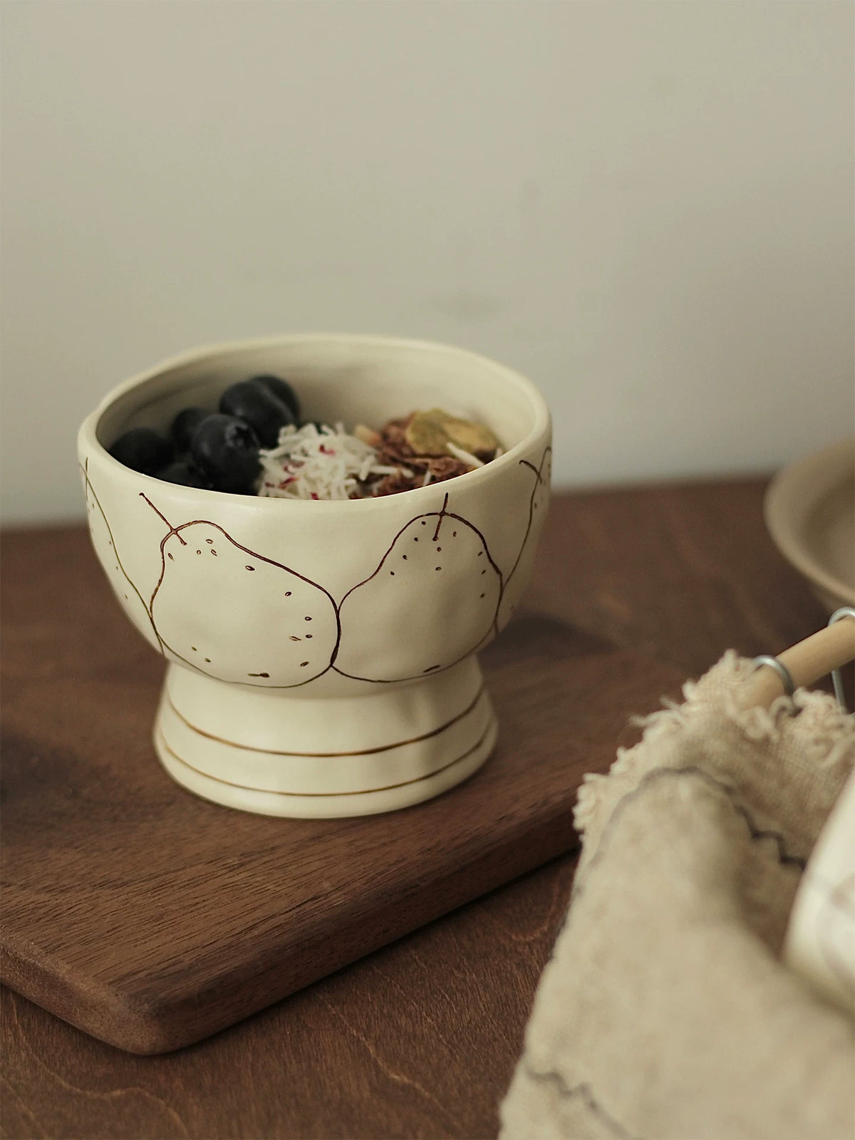 Walnut Market Japanese Style Ceramic High-Footed Yogurt Salad Breakfast Bowl