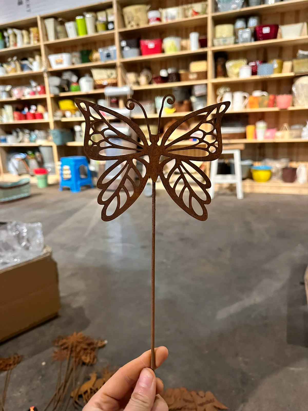 Vintage Distressed Iron Art Bowknot Flower Insert for Outdoor Garden Decor