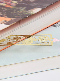Creative Gold-Plated Hollow Carved Metal Bookmark with Cherry Blossom Design, Vintage Style Gift