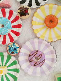Disposable Paper Plates for Parties, Picnics, and Desserts - Round and Square Designs