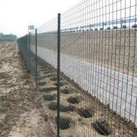Galvanized Welded Wire Mesh Fence for Garden and Outdoor Enclosures