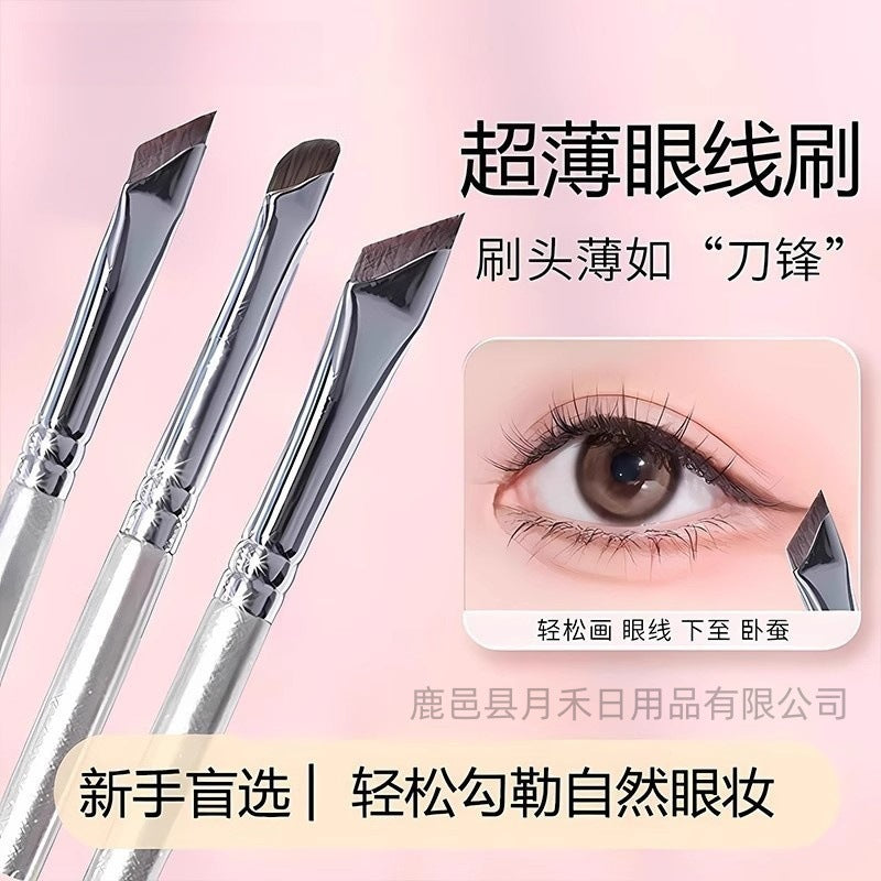 Angled Eyeliner Brush Set for Beginners - Flat Sickle Makeup Brush for Eyeliner and Under-Eye Details