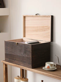 Thickened Solid Wood Storage Chest with Lock, Large Capacity Vintage Moisture-Proof Organizer for Clothes and Toys